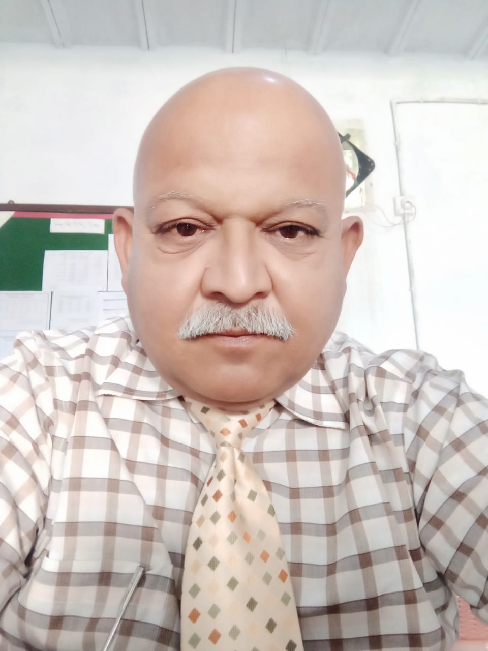 Capt Waqar Ali Shah (R) – Vice Principal
